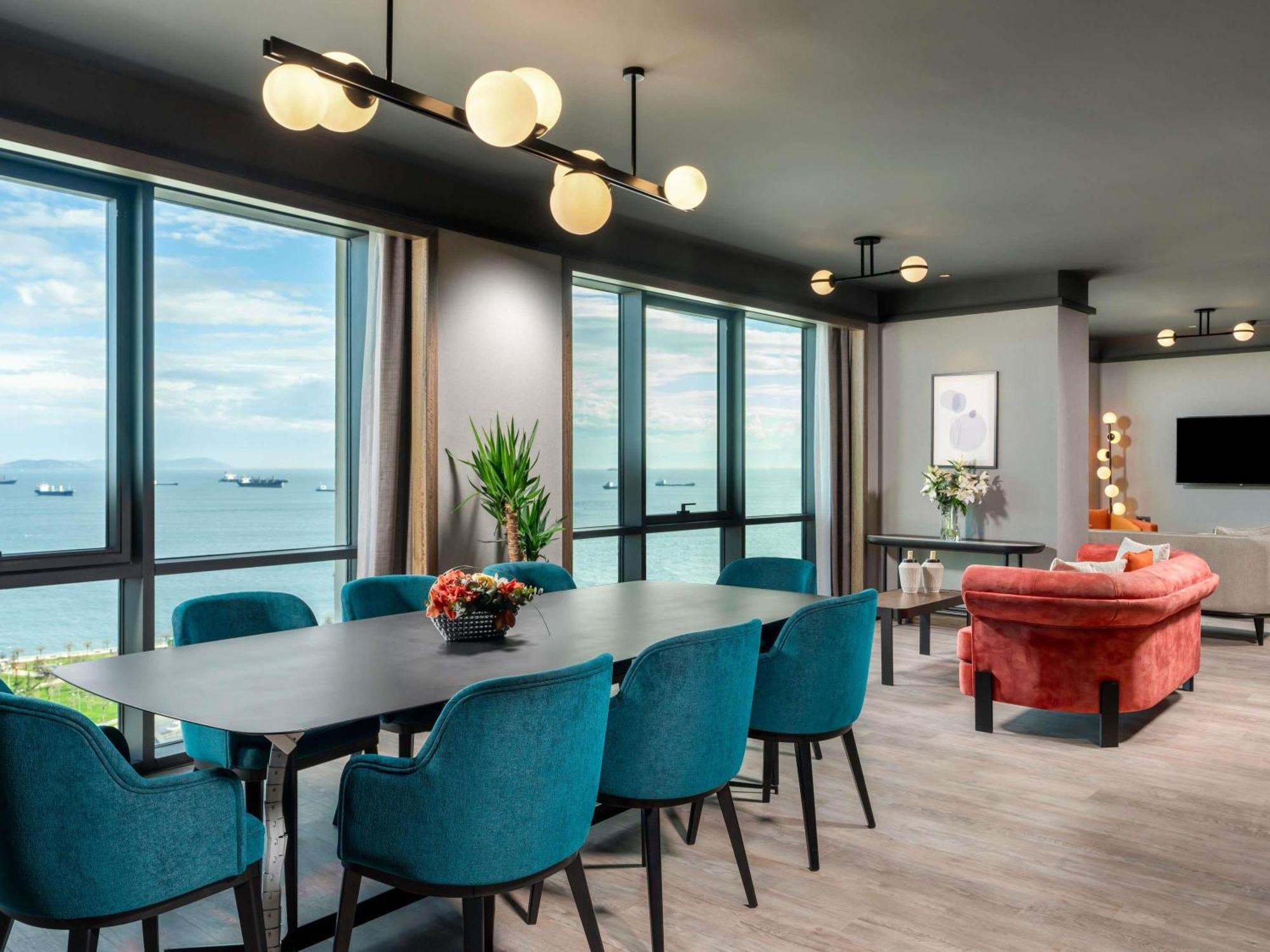 Moevenpick Hotel Istanbul Marmara Sea — Foto’s 1